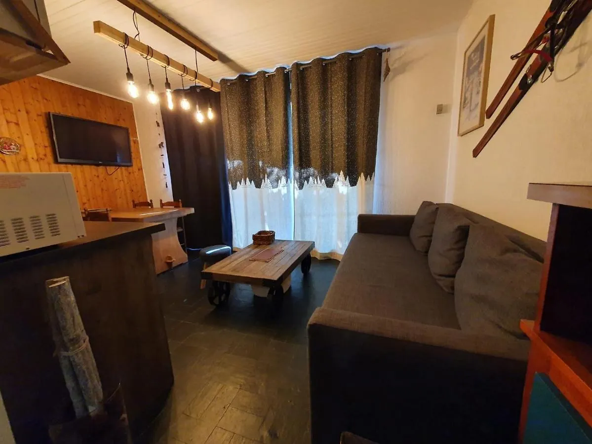 Les Ambrunes Chatel Apartment